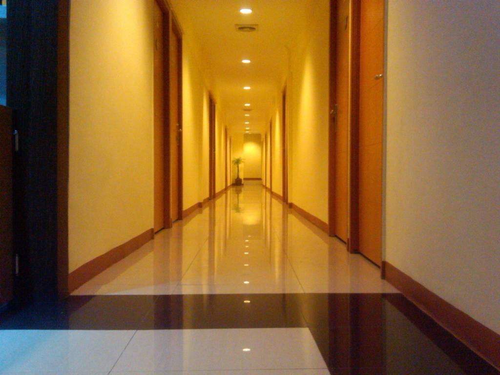 Green Leaf Inn Pontianak Kültér fotó