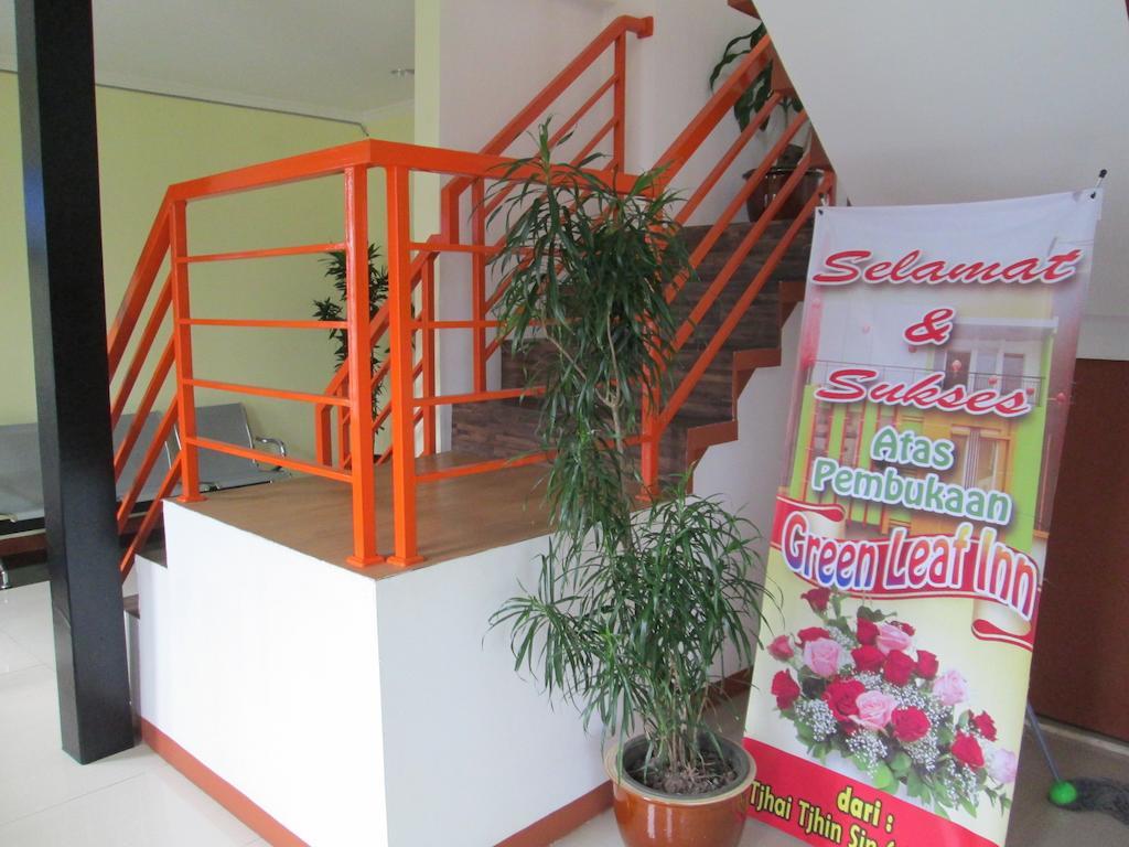 Green Leaf Inn Pontianak Kültér fotó
